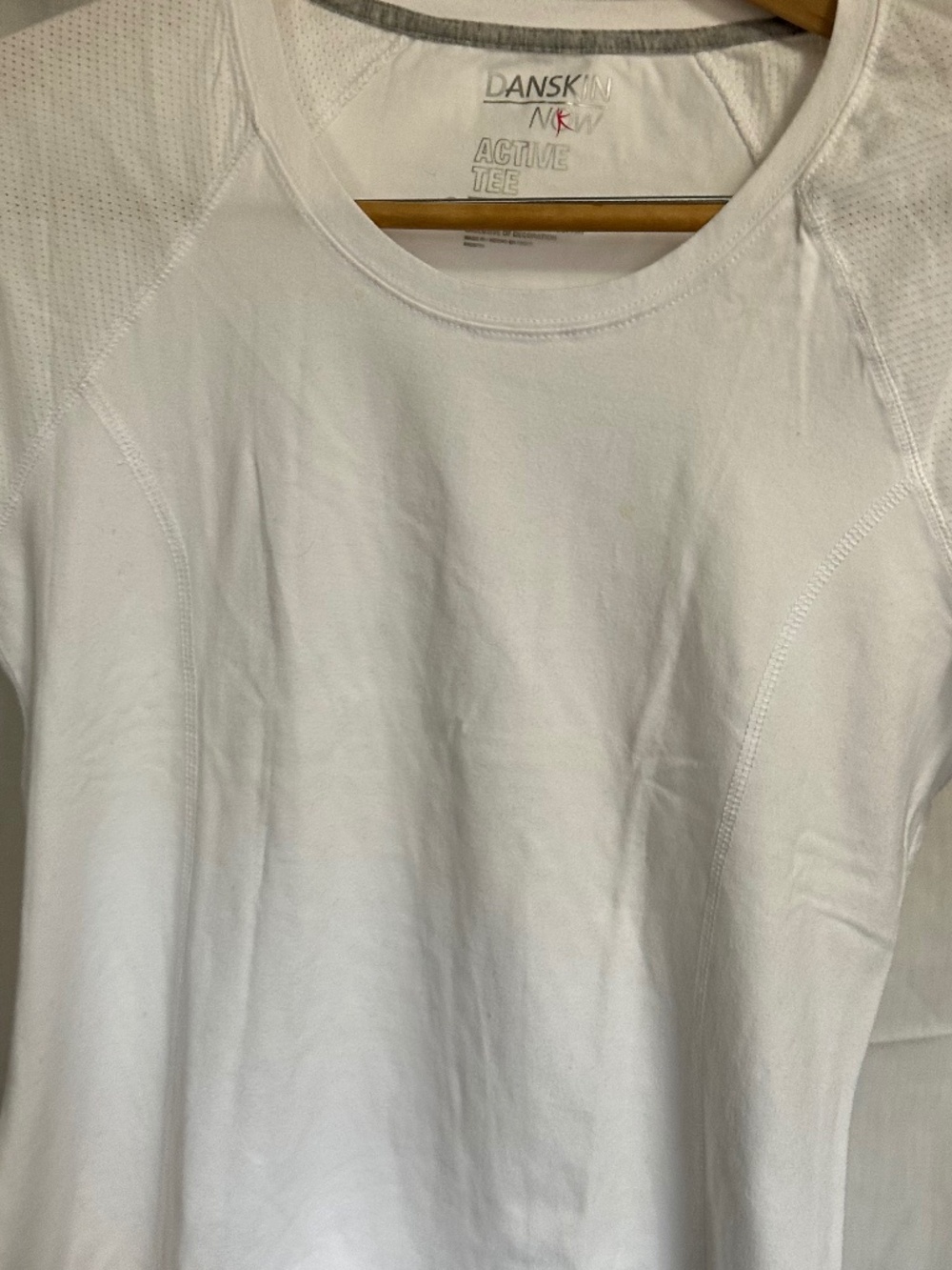 Danskin Now Active Tee White Athletic Shirt Size M Short Sleeve